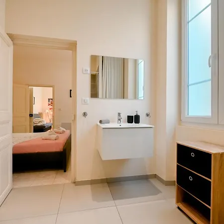 Apartment Renove & Climatise + Jardinet - Centre Ajaccio Ajaccio (Corsica)